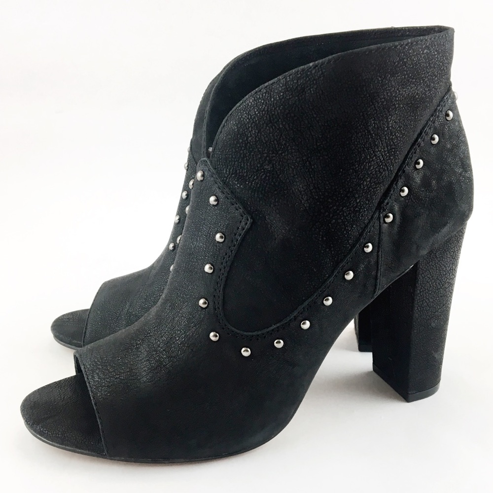 NWB Vince Camuto Corianne Peep Toe Booties Size 10